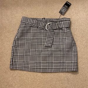 BooHoo black and white skirt